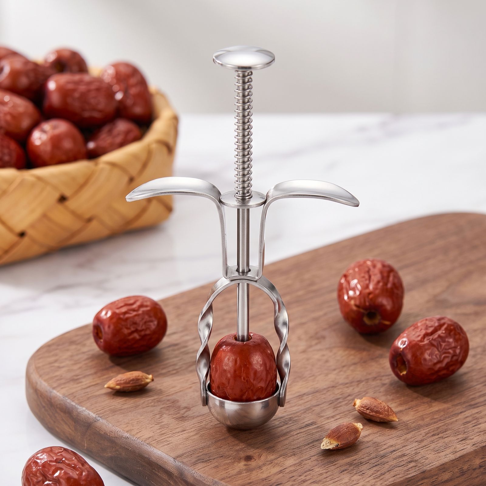 أداة إزالة نوى التمر الحمراء م - مراجعة Kitchen Gadgets For Cooking وسعره